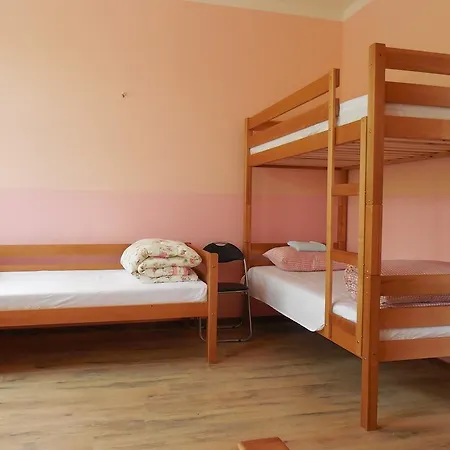 Gogol Park Hostel *